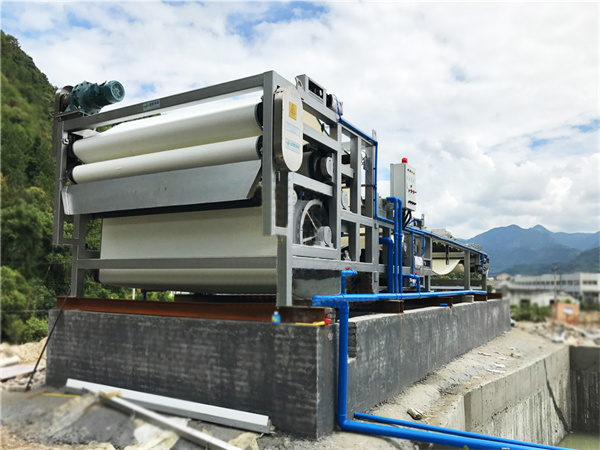 真空带式压滤机